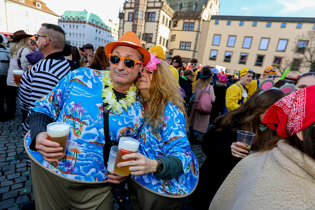 Große Party nach dem Faschingsumzug am Marktplatz.