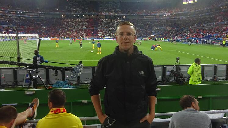 Markus Schirmer aus Schlaifhausen hat an 19 Tagen insgesamt zwölf Fußballspiele im Stadion verfolgt. Foto: privat