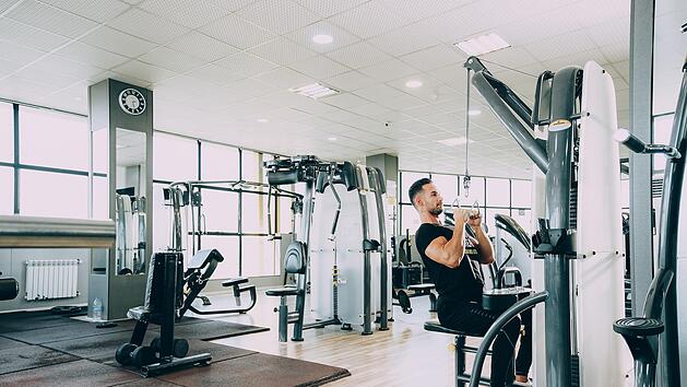 Fitnessstudios in Bayern: Ungeimpften droht Zutrittsverbot - INJOY und Mrs.Sporty mit Kritik