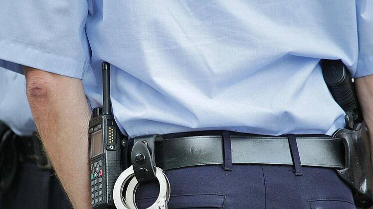 Tattoos bei Polizisten - höchst umstritten.