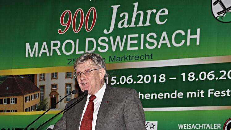 Kreisheimatpfleger Günter Lipp beleuchtete in seinem Beitrag die Entstehung der Marktgemeinde und gab "Geheimnisse aus den Archiven" bekannt.Helmut Will