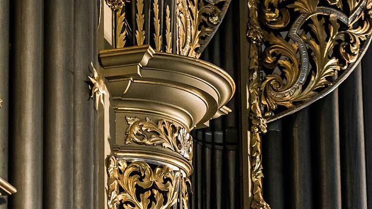 Dekanatskantor Oliver Scheffels aus Neu-Ulm gestaltete ein Konzert mit Werken französischer Komponisten in der Coburger Morizkirche, dessen Erlös der geplanten Erweiterung der Schuke-Orgel zugute kommt.Foto: Jochen Berger