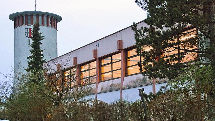 Die Wasserversorgung und die Mehrzweckhalle standen im Mittelpunkt der  Sitzung des Rannunger Gemeinderates. Der Turm hat ausgedient, für die Halle  wurden Fachplanungen vergeben. Foto: Dieter Britz