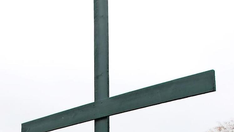 Dieses Kreuz mahnt im Weisachgrund bei Frimmersdorf.