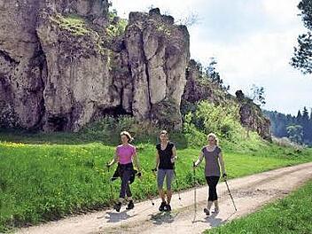 Nordic Walking in der Fr&auml;nkischen Schweiz  Foto: Kopfwerk