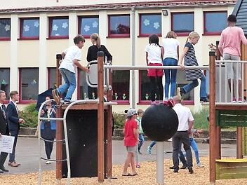 Die Schule in Baiersdorf wird bald zu klein. Die Stadt trägt sich daher mit Erweiterungsplänen.  Foto: Pauline Lindner