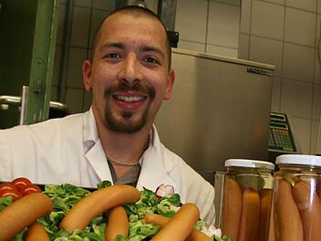 Rafael Cabrera (26) hat für eine niederländische Firma reine Kalbfleisch-Wiener entwickelt.  Fotos: Sonja Adam