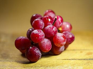 Rote, kernlose Trauben sind zum Einfrieren am geeignetesten.