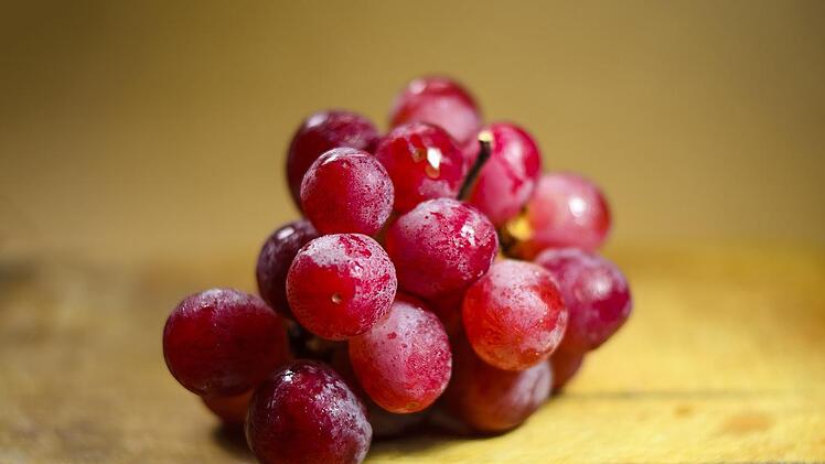 Rote, kernlose Trauben sind zum Einfrieren am geeignetesten.