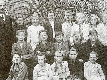 Die Schüler dieser Klasse aus Reußendorf mussten ihre Heimat verlassen. Das Bild entstand kurz nach dem Zweiten Weltkrieg.
