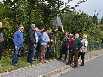 Am Samstag haben sich 30 Teilnehmer aus Stadt, Landkreis und aus Thüringen zu Wanderwegewarten ausbilden lassen. Die Ausbildung ist unter dem Dach des Regionalmanagement Coburg und Land aktiv angesiedelt. Foto: Gabi Arnold