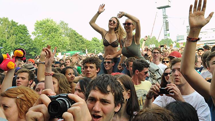 Gut, wer jemanden hatte, der ihn auf die Schultern nahm: So ist die Sicht ja gleich viel besser...