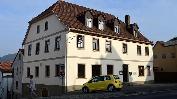 Den neuen Anstrich der ehemaligen Wirtschaft wird bald die Aufschrift "Museumsgasthaus Zum Stern" zieren. Foto: Arthur Stollberger