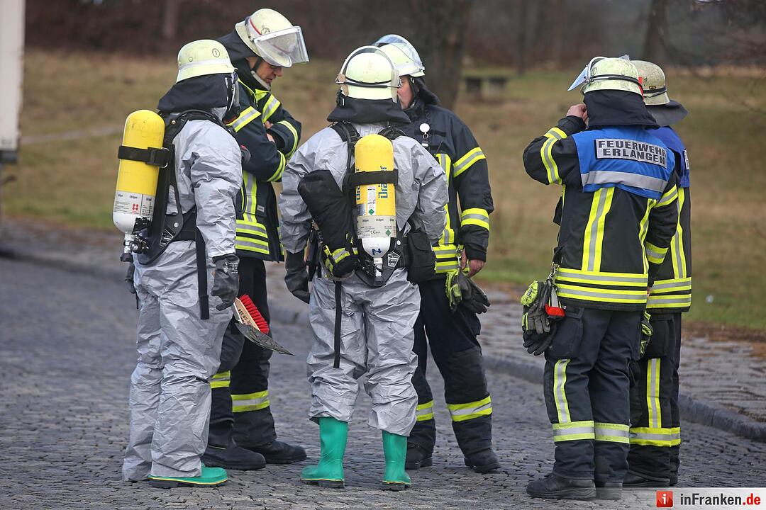 Chemie-Alarm auf der A3 - Feuerwehr sichert Gefahrgut