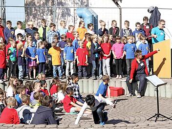 Die Schülerinnen und Schüler gestalteten die Geburtstagsfeier der Schule Münchaurach.