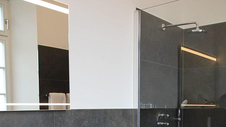 Auch die Bäder sind komplett neu. Foto: Ulrike Müller