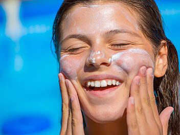 Sommer in Franken, Sonne, Sonnencreme, Freibad