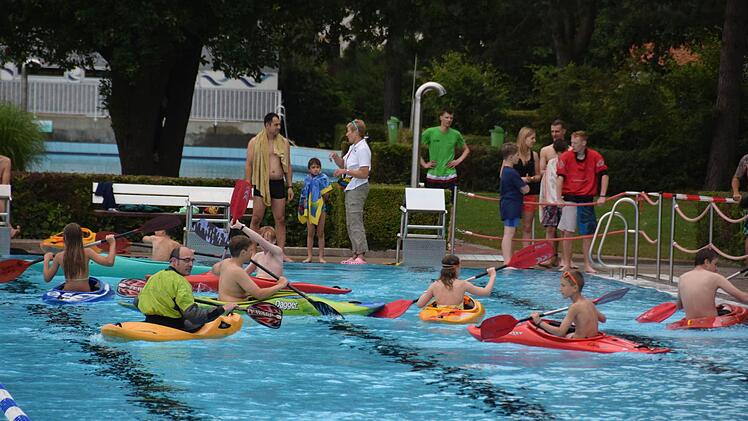 Wassertag beim Jugendfestival YouCo im Aquaria Freibad in CoburgFoto: Ronald Rinklef