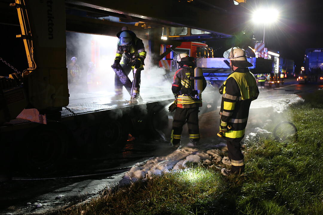 Lkw-Brand auf der A9 in Oberfranken