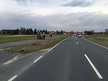 Heßdorf: Auto überholt und erfasst Motorradfahrer frontal - 62-Jähriger stirbt