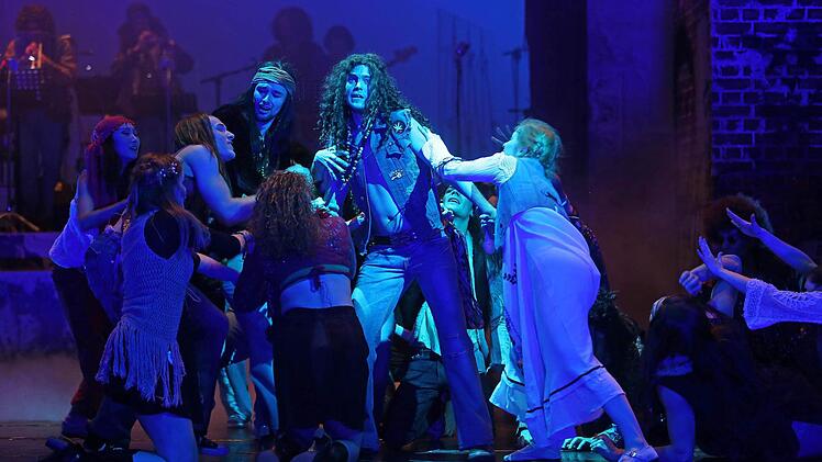 Hair" am Landestheater Coburg Foto: Henning Rosenbusch