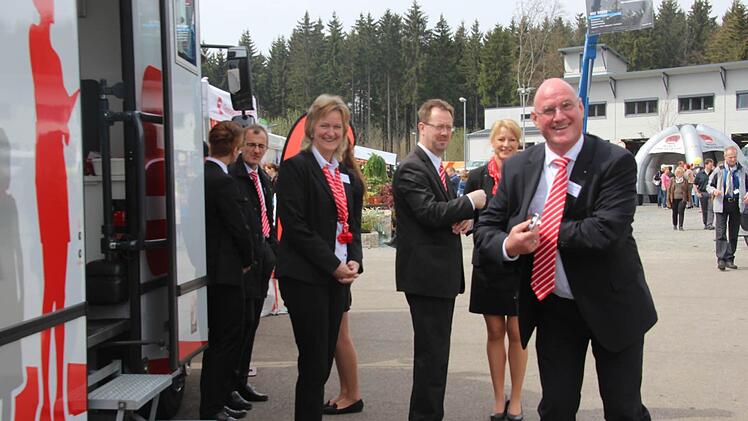 Am Stand der Sparkasse
