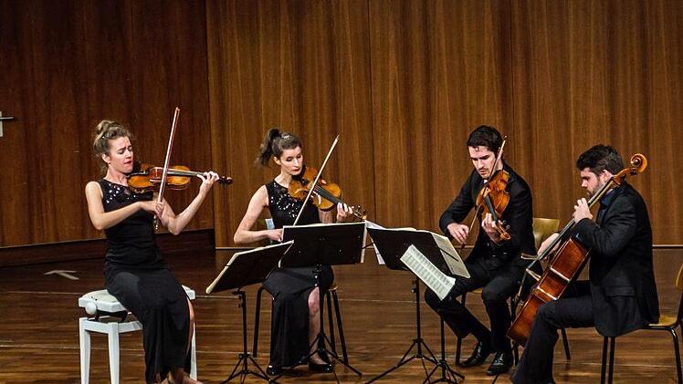 Wie das Aris Quartett das Publikum im Coburger Kongresshaus mit  Werken von Beethoven und Bartók nachhaltig beeindruckte.