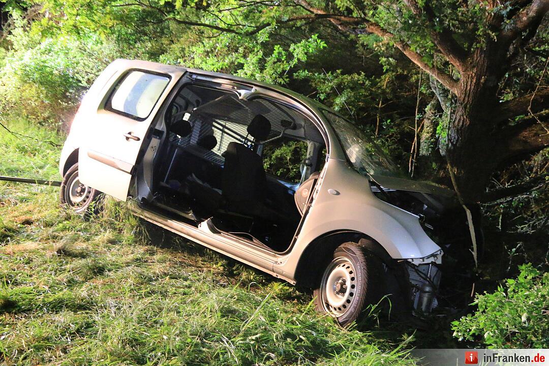 Schweinfurt: Frau und drei Kinder bei Unfall schwer verletzt