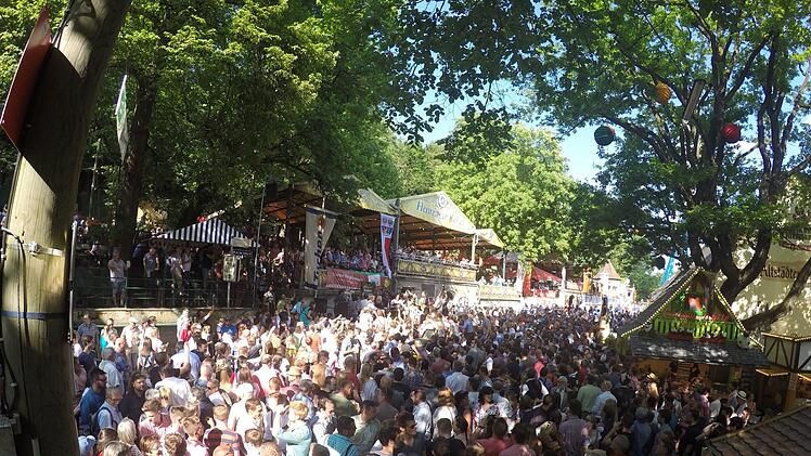 Anstich zur Bergkirchweih 2017 Foro: Christian Bauriedel