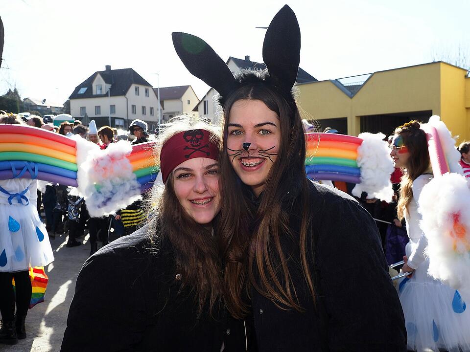 Buntes Faschingstreiben lockte tausende Besucher an.