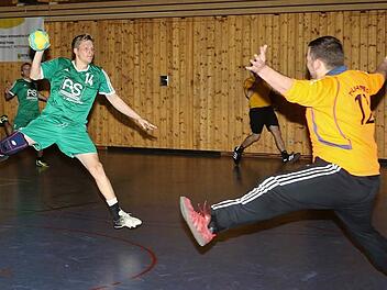 Jan Dirk de Roij bei einem seiner erfolgreichen Konter im Spiel des TV Weidhausen gegen die TS Lichtenfels.  Foto: Klaus Gagel