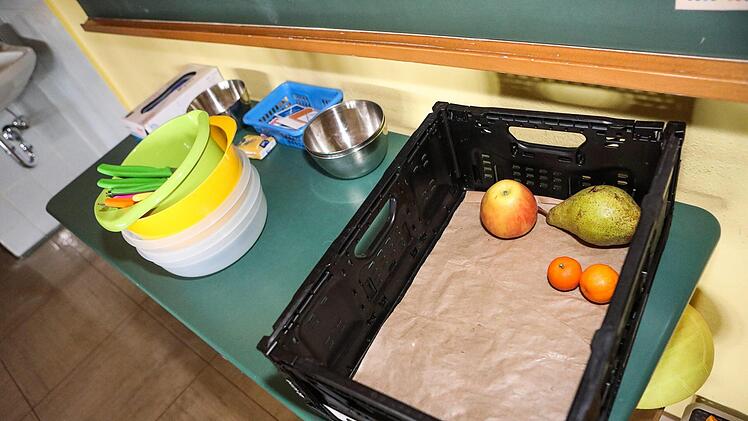 Die Eltern und Lehrer in Hallerndorf sind anderer Meinung: Im Unterricht, fürs Händewaschen, für Hygiene, Essen oder Basteln bräuchten Lehrkräfte und Schüler häufig fließendes Wasser.  Foto: Barbara Herbst