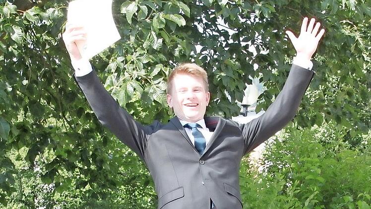 Der Kulmbacher Tobias Traub ist der Überflieger an der Staatlichen Fachschule für Bautechnik. Für den Notendurchschnitt von 1,19 gab es den Meisterpreis.