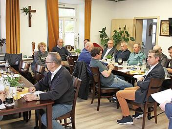 Die Mitglieder der CSU in Hallerndorf trafen sich im neuen Mesner-Café in Schnaid zur Jahreshauptversammlung.