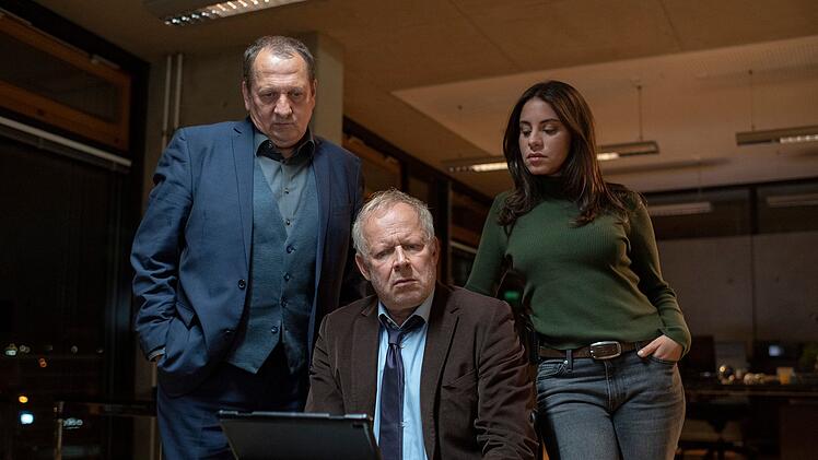 Der mythenumwobene Serienm&ouml;rder Kai Korthals ist aus der Sicherheitsverwahrung entkommen. Die Kieler "Tatort"-Ermittler Schladitz (Thomas K&uuml;gel, links), Borowski (Axel Milberg) und Mila Sahin (Almila Bagriacik) machen sich gro&szlig;e Sorgen.