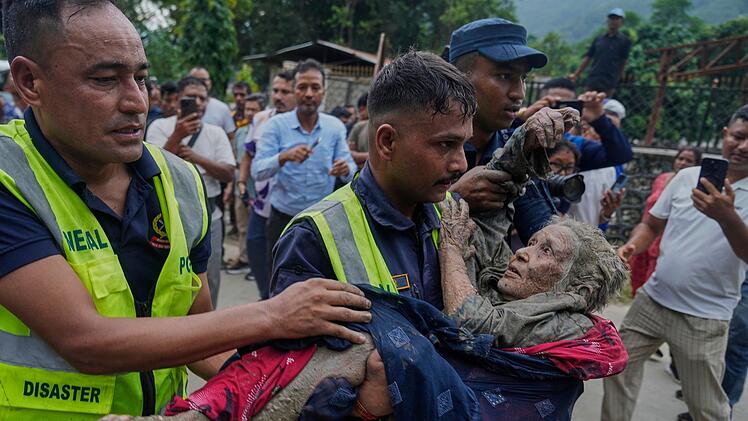 Sturzflut im Himalaya