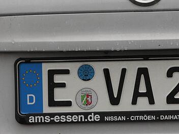 Ob da wirklich eine Dame am Steuer sitzt? Foto: Hofbauer