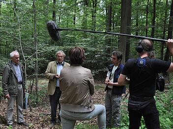 Im Vorfeld der Podiumsdiskussion hatte der Bund Naturschutz zur Informationsfahrt in das Schutzgebiet eingeladen. Von links: der frühere Ebracher Forstdirektor Georg Sperber, BN-Vorsitzender Hubert Weiger und BN-Waldreferent Ralf Straußberger Foto: privat
