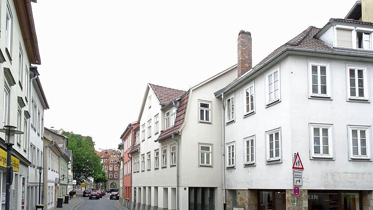 Bei der grundlegenden Sanierung der Häuser auf der rechten Seite wurde eine Passage für Fußgänger geschaffen. Foto: Jochen Berger