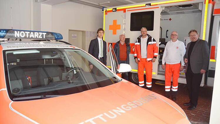 Notarztfahrzeug und Rettungswagen sind nun nicht mehr räumlich getrennt. Die Rettungswache wurde saniert und erweitert.
