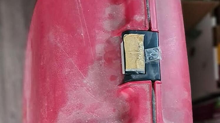 Tierheim Pfaffengrün: Mitarbeiter machen Horrorfund in Plastikkoffer - "Total traumatisiert"