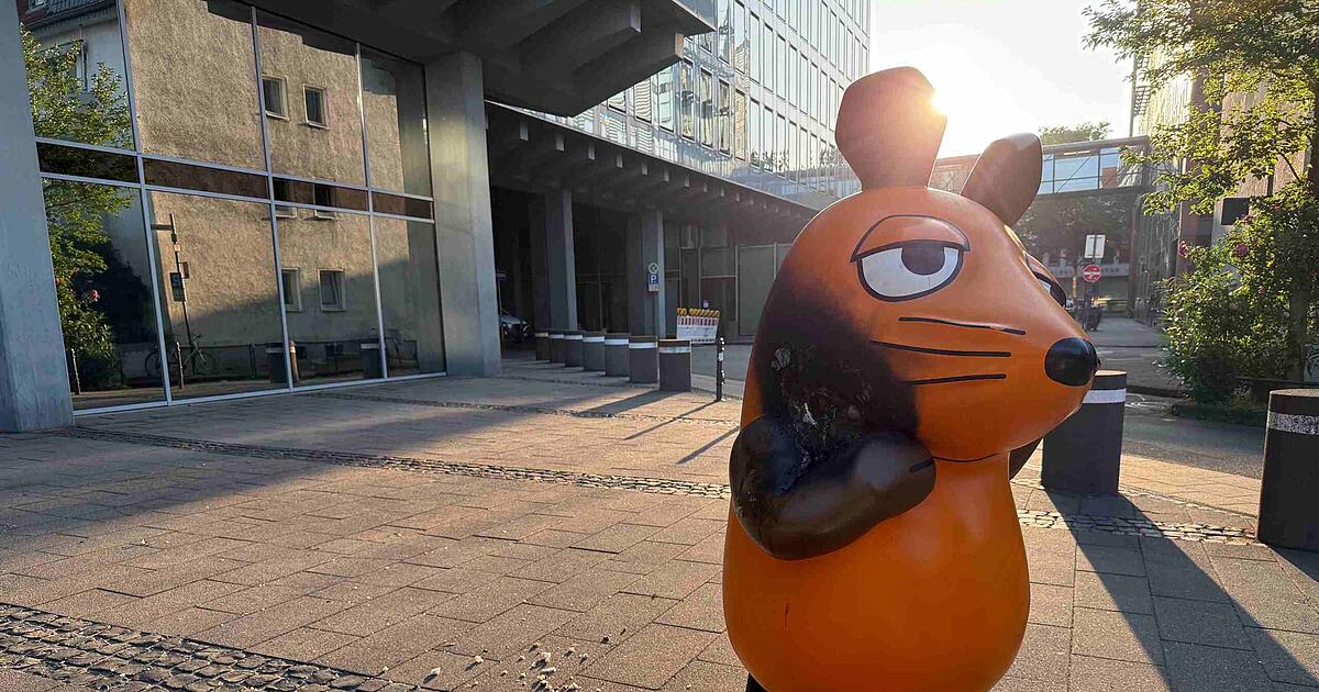 'Ein Stück Kindheit angegriffen': Unbekannte zünden in Köln 'Die Maus' an