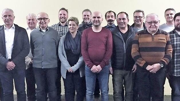 Der gew&auml;hlte Vorstand des Gefl&uuml;gelzuchtvereins Marktzeuln mit dem Vorsitzenden Markus Schreiber (Mitte) und B&uuml;rgermeister Gregor Friedlein-Zech (Zweiter v.&nbsp;l.) Foto: Wolfgang Grebner