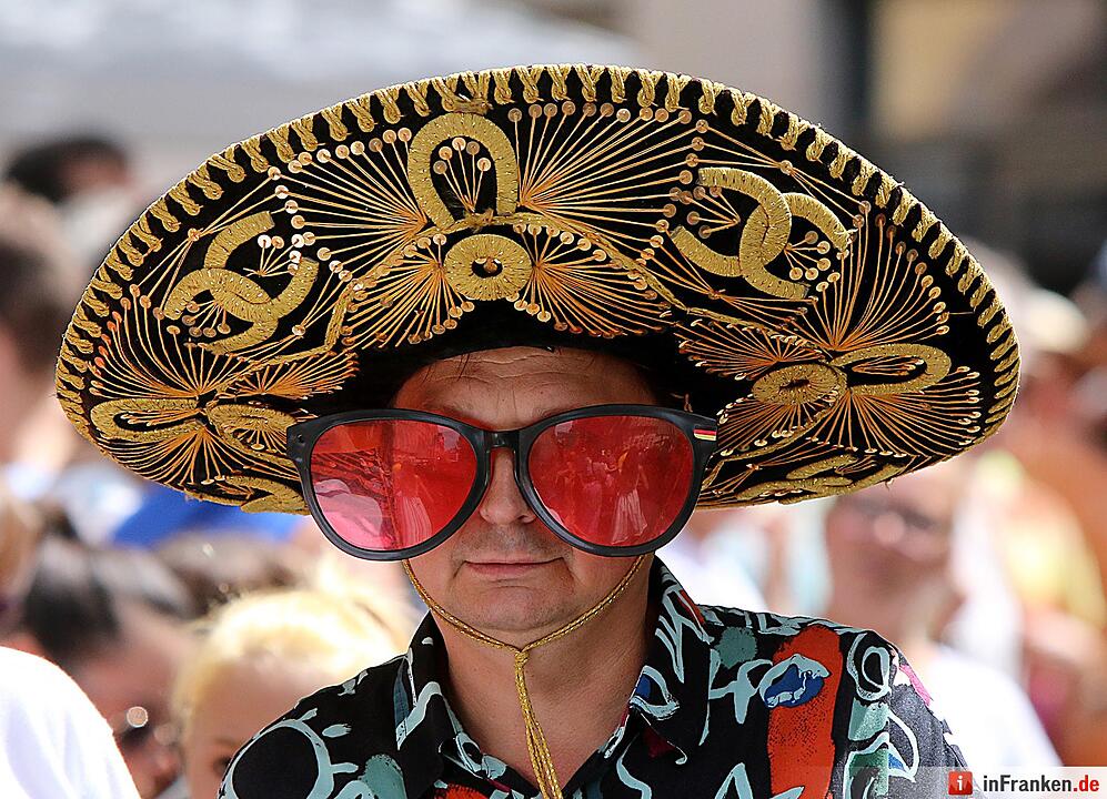 C_0710_Sambaumzug_02