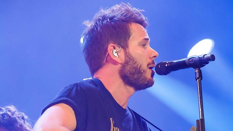 Begeisterten die rund 5000 Besucher: Revolverheld bei ihrem Open-Air-Konzert auf dem Schlossplatz. Matthias Hoch