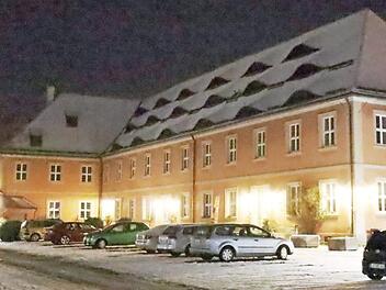 Im ehemaligen Jagdschloss und Hauptgebäude des Kastenhofes wird bei der Rathaussanierung die Verwaltung der Stadt Weismain untergebracht. Foto: Roland Dietz