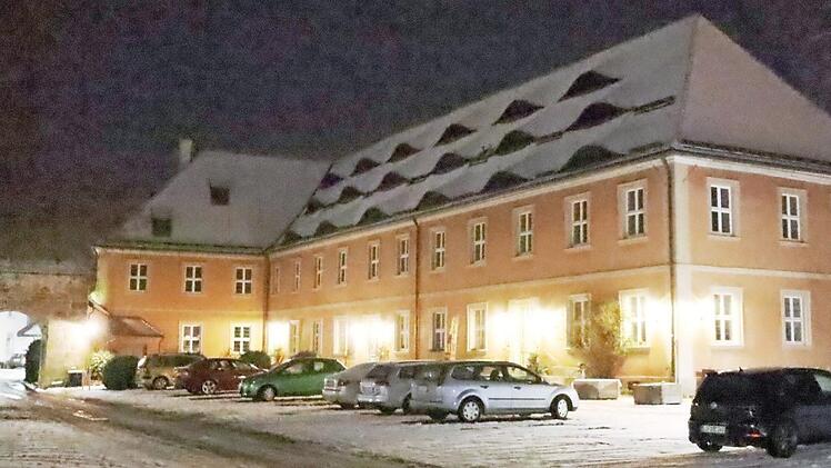 Im ehemaligen Jagdschloss und Hauptgebäude des Kastenhofes wird bei der Rathaussanierung die Verwaltung der Stadt Weismain untergebracht. Foto: Roland Dietz