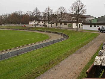 Das Sportgelände des TV Haßfurt müsste dringend saniert werden. Und ob jemals eine neue Sporthalle dort gebaut wird, erscheint unwahrscheinlich.  Foto: René Ruprecht