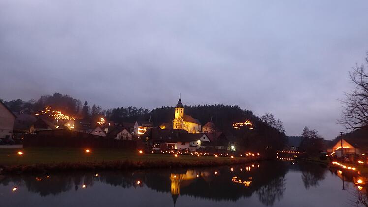 Nankendorf mit den brennenden Lichtern im Dezember 2019 Archivbild: Thomas Weichert