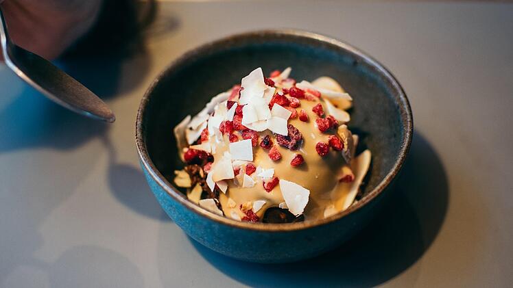 Das vegane Bananeneis "Nicecream" lässt sich nach Belieben variieren.